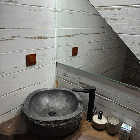 Apartment 33 *